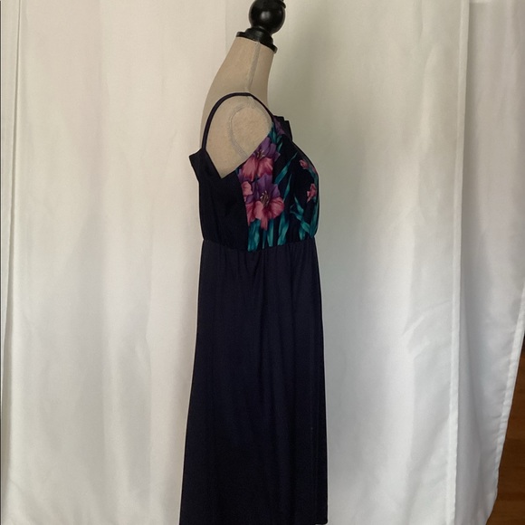 Navy floral summer dress with light cardigan ☀️🍉 - Picture 2 of 11